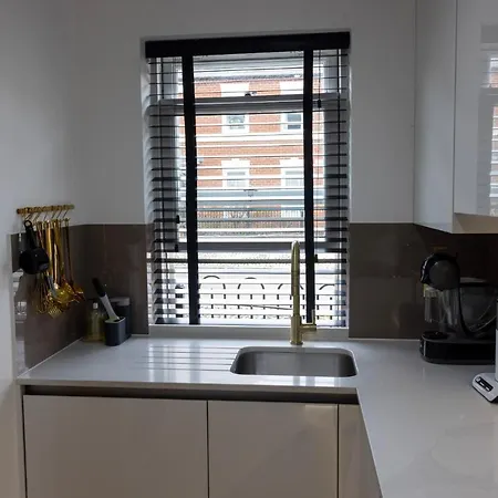 Charming 3-Bed House With 1 Parking Space Canterbury Esterno foto