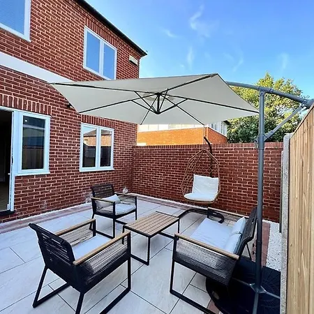 Charming 3-Bed House With 1 Parking Space Canterbury Esterno foto