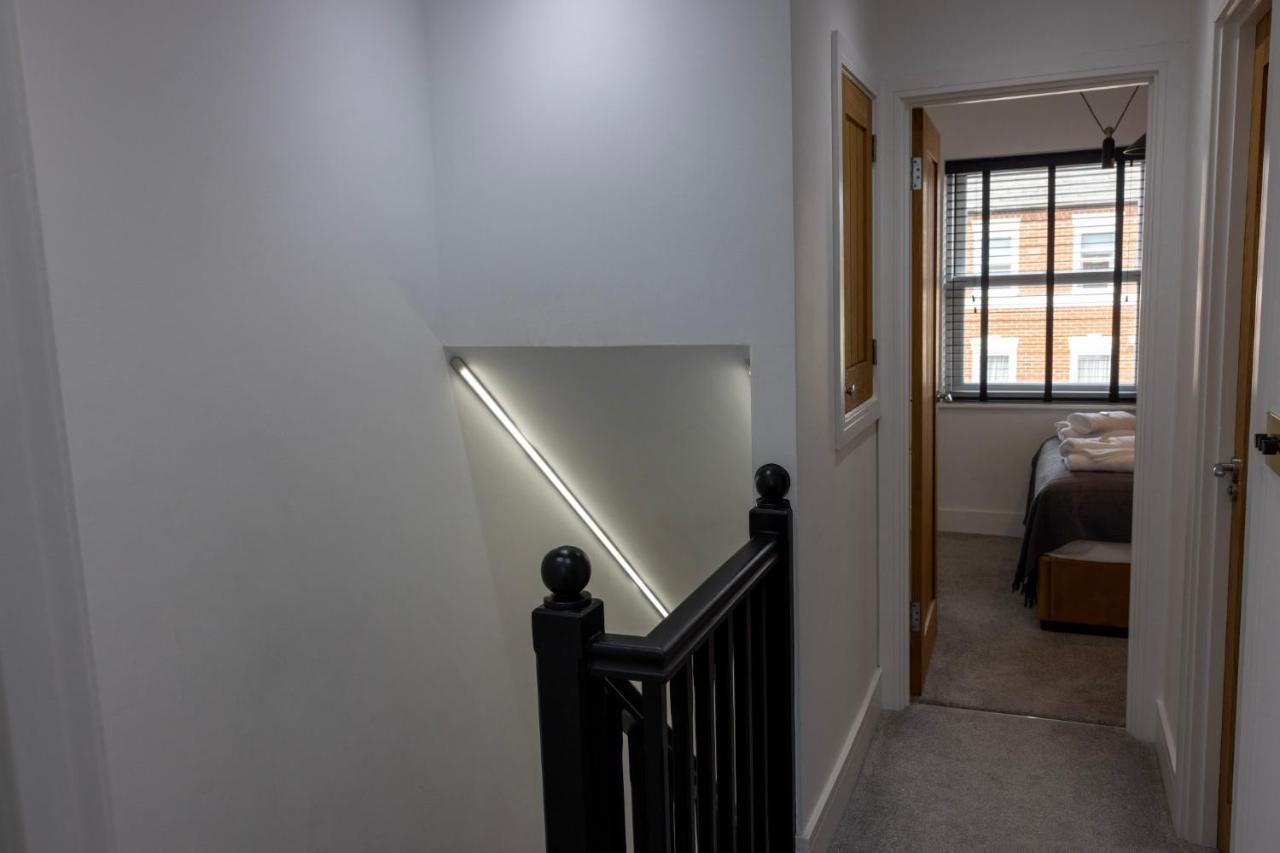 Charming 3-bed House With 1 Parking Space Holiday home *